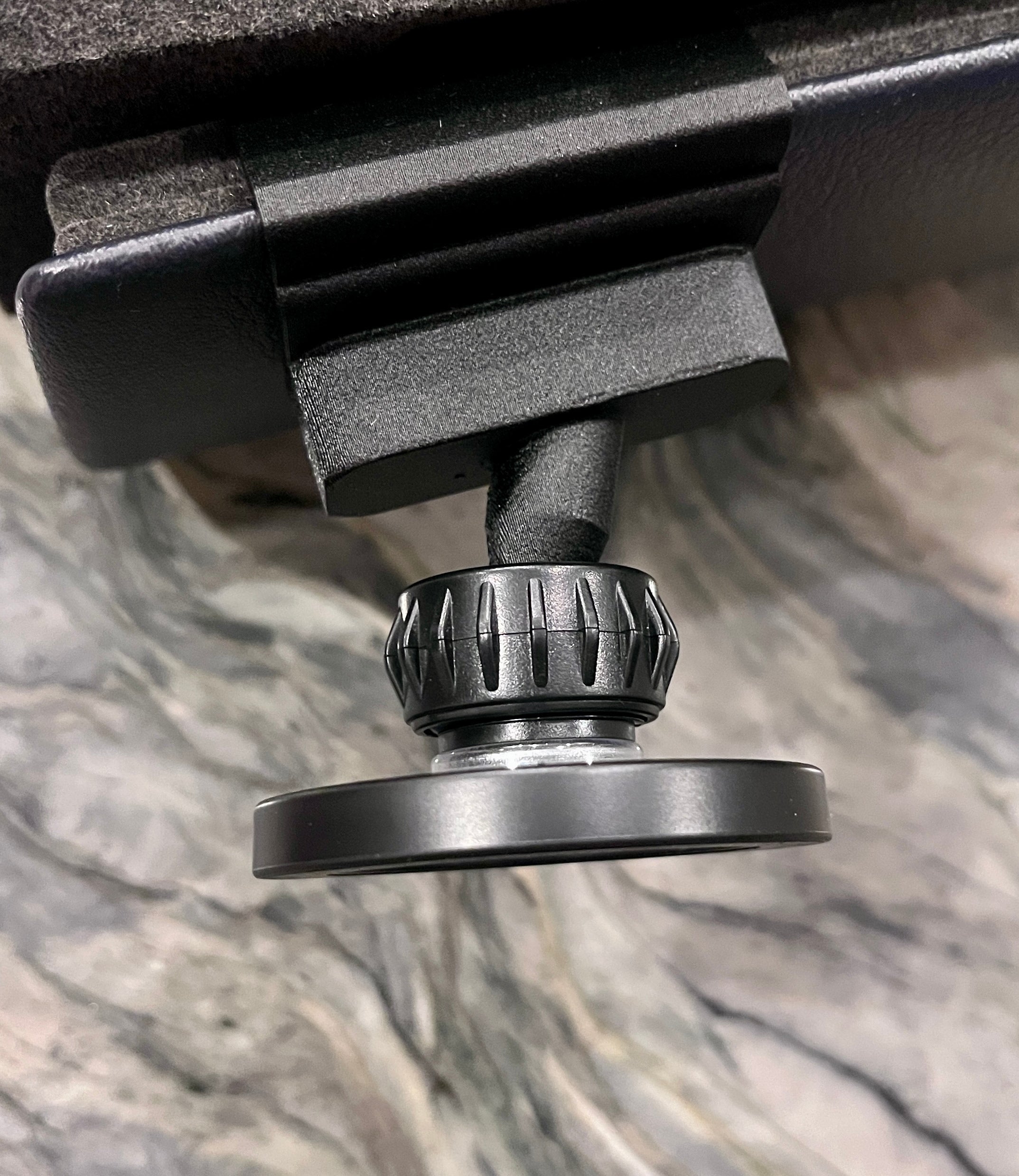 Wireless Magnetic Charging Mount for 997/987 Series Porsche 911, Cayman and Boxster